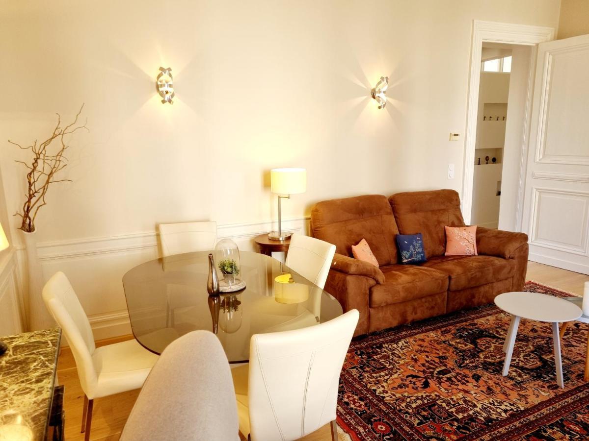 Face à l'hôtel de ville grand et lumineux appartement Angoulême Extérieur photo