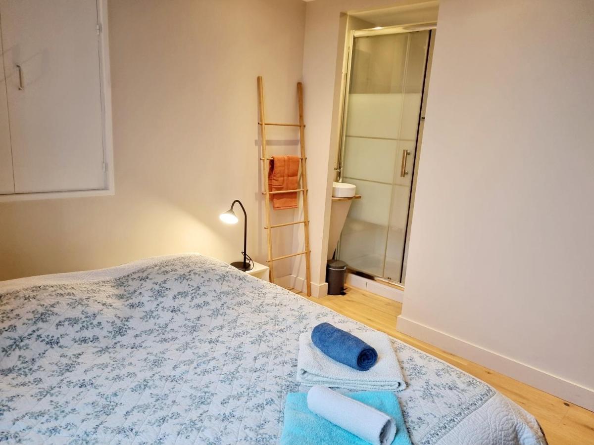 Face à l'hôtel de ville grand et lumineux appartement Angoulême Extérieur photo