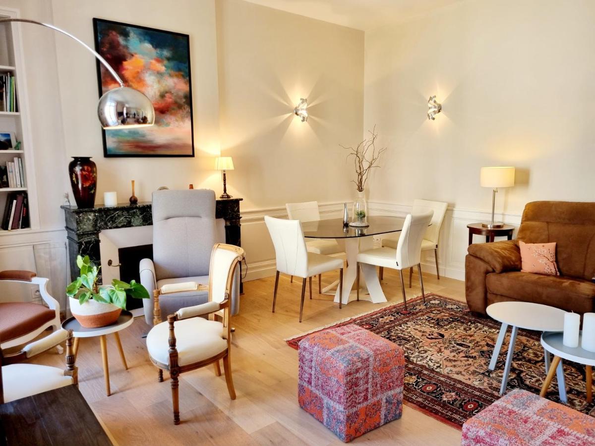 Face à l'hôtel de ville grand et lumineux appartement Angoulême Extérieur photo